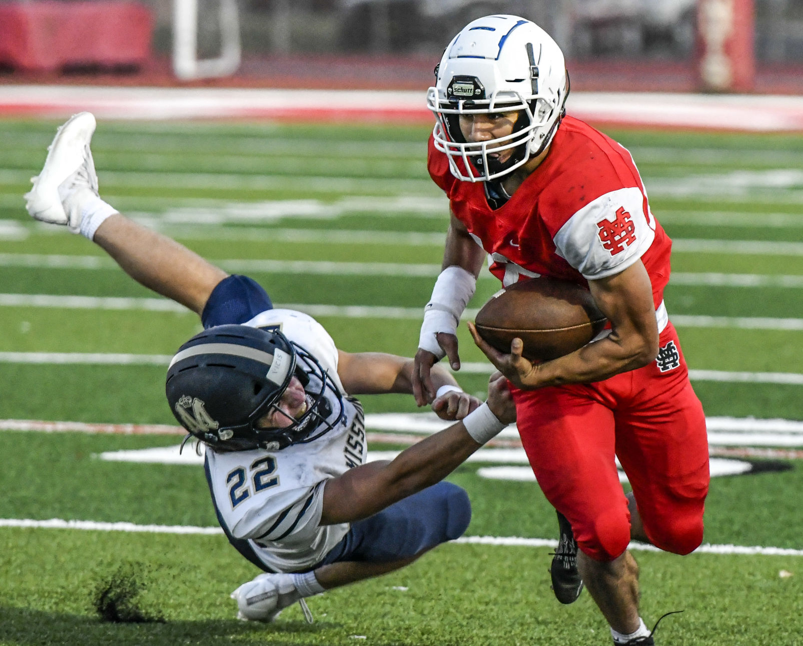 040921 MP SM football 01.JPG